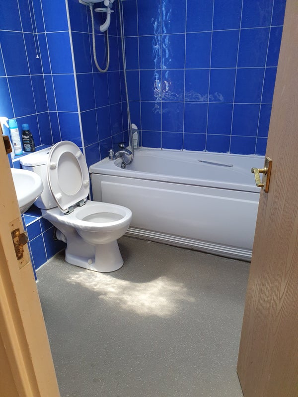 Room to rent in CMK friendly shared house - student accommodation in Milton Keynes - img_1