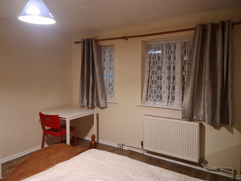Room to rent in CMK friendly shared house - student accommodation in Milton Keynes - img_5