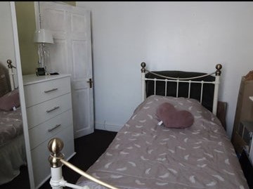Room to rent in family home. - student accommodation in Norbury