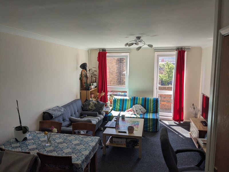 Room to rent in Poplar - student accommodation in East India Dock Road - img_2