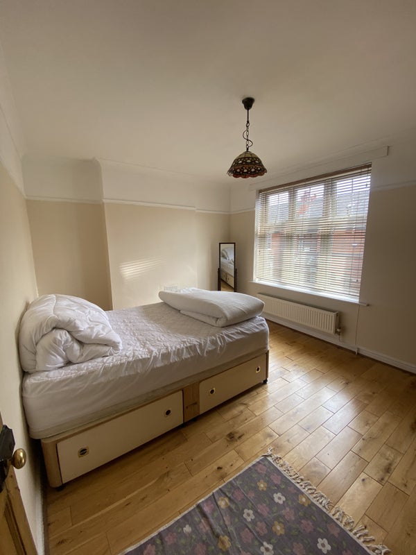 Room to rent in quiet civilised street - student accommodation in Nottingham - img_6