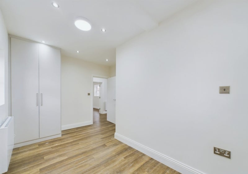 Room to rent - student accommodation in High Wycombe - img_1