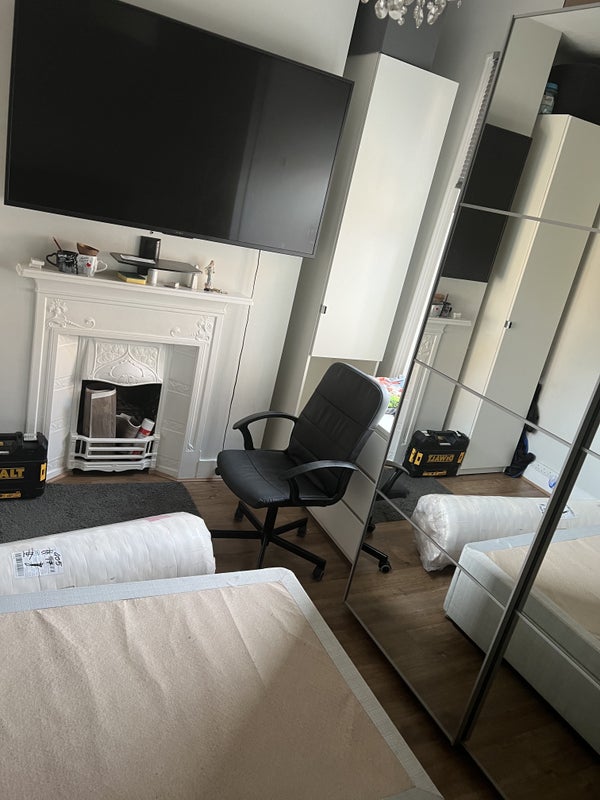 Room to rent - student accommodation in South Ealing - img_2