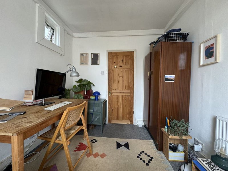 Room to rent - student accommodation in East Dulwich - img_4