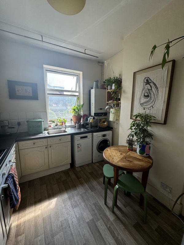 Room to rent - student accommodation in East Dulwich - img_3