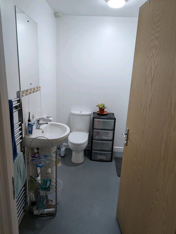 Room with double bed in City Centre - student accommodation in Bristol - img_5