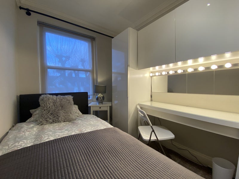 Room with private bathroom - Maida Vale - student accommodation in Maida Vale - img_1