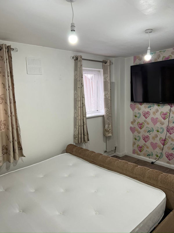 Room - student accommodation in Luton - img_1