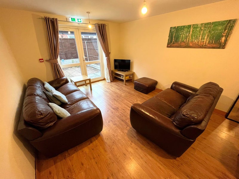 Rooms Available For Professionals & Students! - student accommodation in Nottingham - img_4