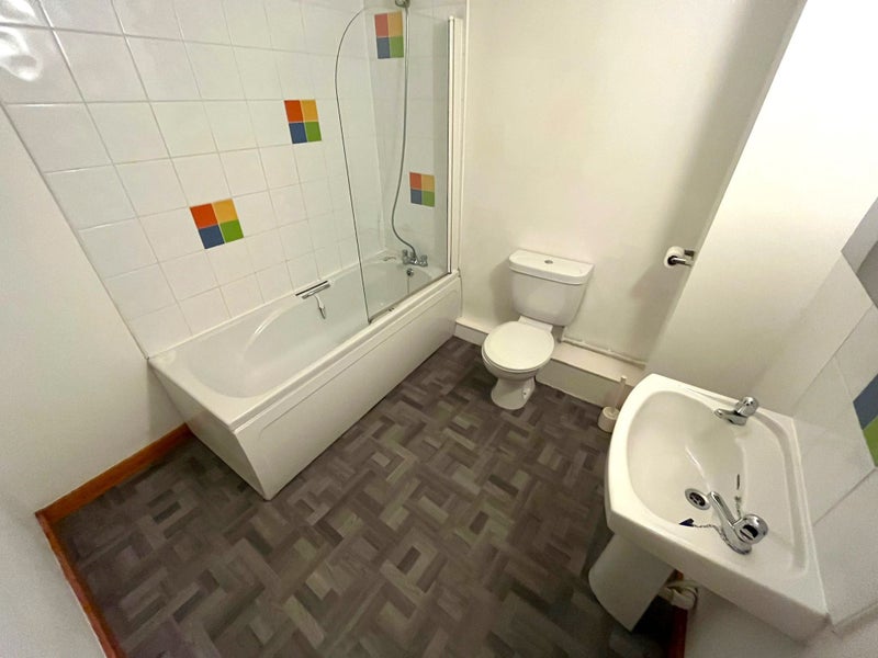 Rooms Available For Professionals & Students! - student accommodation in Nottingham - img_6