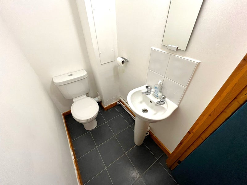 Rooms Available For Professionals & Students! - student accommodation in Nottingham - img_7