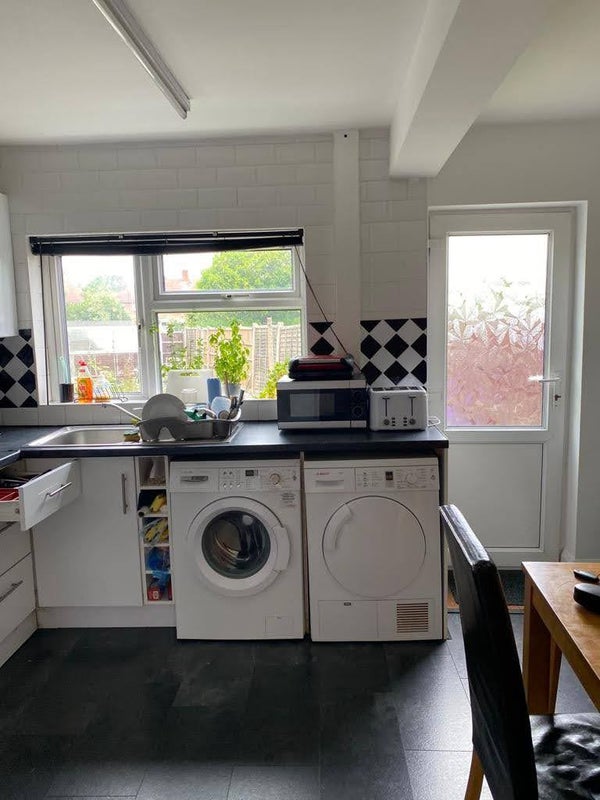 Rooms available from 1st September 24 - student accommodation in Beeston - img_3