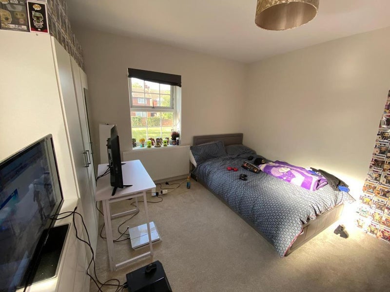 Large Double Room + En-Suite near Central Line student accommodation in Ruislip - img_2