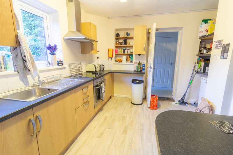 Rooms Available In This Great House - Wavell Way - student accommodation in Winchester - img_1