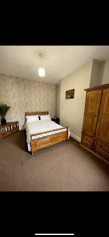 Large Room in friendly Victorian 4-Bed Houseshare student accommodation in Levenshulme - img_3