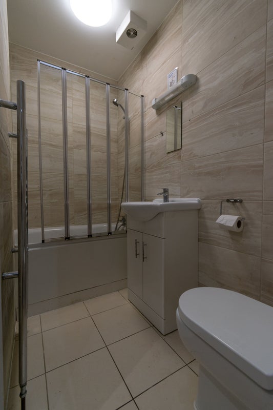 Rooms in a shared house, all bills included - student accommodation in Mitcham - img_3