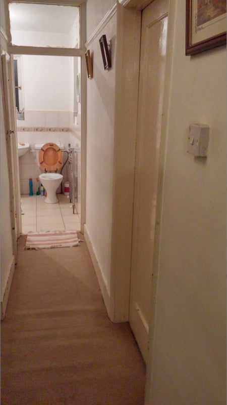 ROOMS TO LET - student accommodation in Perivale - img_5