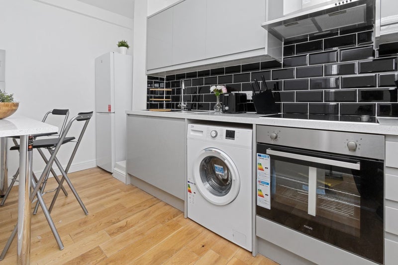 Secure Your Double Room In Bethnal Green Station - student accommodation in Bethnal Green - img_13