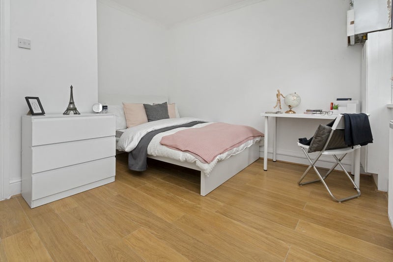 Secure Your Double Room In Bethnal Green Station - student accommodation in Bethnal Green - img_3