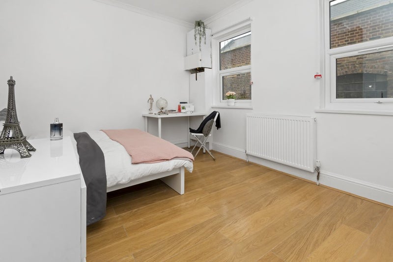 Secure Your Double Room In Bethnal Green Station - student accommodation in Bethnal Green - img_6