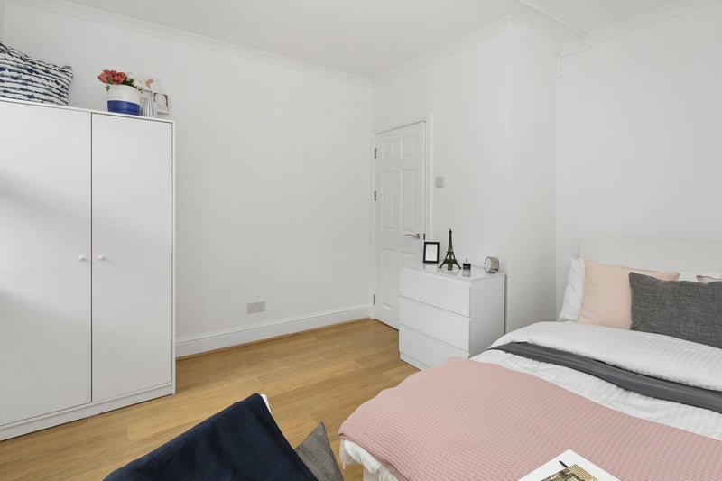 Secure Your Double Room In Bethnal Green Station - student accommodation in Bethnal Green - img_2