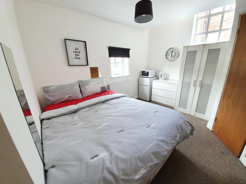 Secure your studio central Wolverhampton - student accommodation in Wolverhampton - img_1