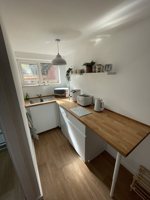 Self contained accommodation with private patio - student accommodation in Crosby - img_1