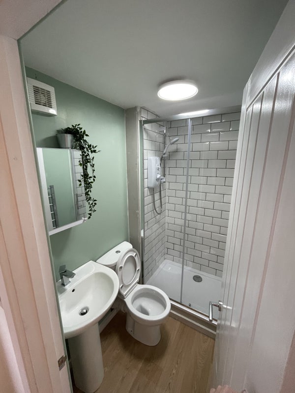 Self contained accommodation with private patio - student accommodation in Crosby - img_2