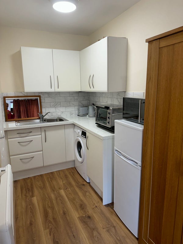 Self contained furnished double room - student accommodation in Cardiff - img_4