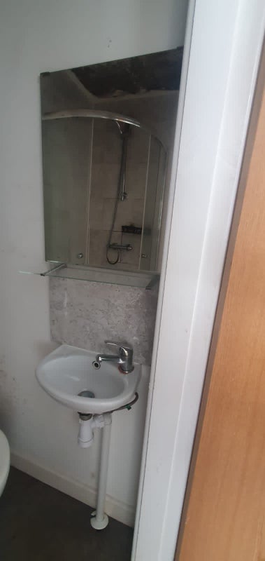 Self contained Studio Apartment for rent - student accommodation in Bradford - img_6