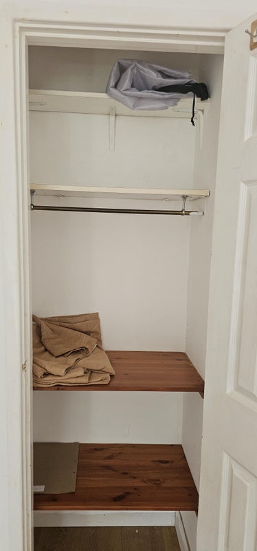 Share room near frimley park hospital. - student accommodation in Camberley - img_1
