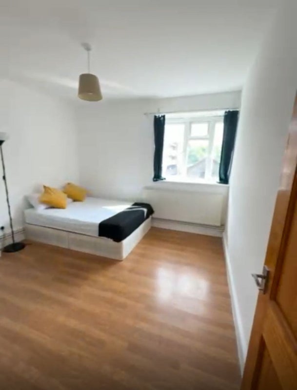 Short let ( 30th August- 30th September) - student accommodation in Stoke Newington - img_4