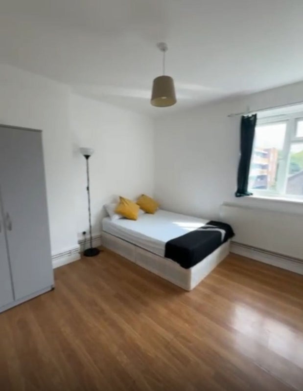 Short let ( 30th August- 30th September) - student accommodation in Stoke Newington - img_1