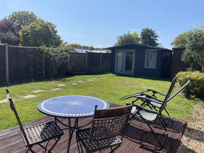 Short term let for upto 2 months - student accommodation in Bisley - img_2