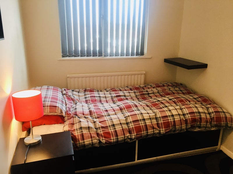 Short term let for upto 2 months - student accommodation in Bisley - img_3