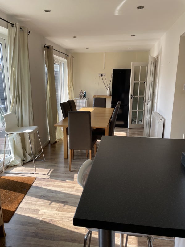 Short term let for upto 2 months - student accommodation in Bisley - img_5