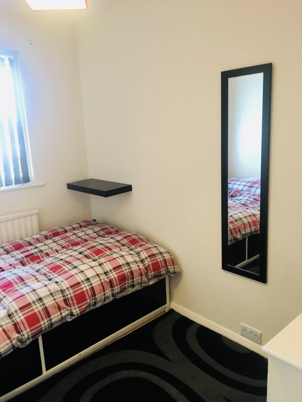 Short term let for upto 2 months - student accommodation in Bisley - img_8
