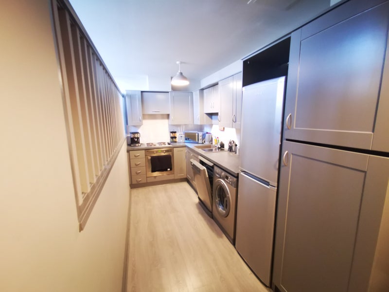 *Short-Term Accomodation* 2Br City Centre 2000pcm - student accommodation in Belfast - img_1
