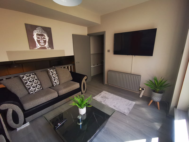 *Short-Term Accomodation* 2Br City Centre 2000pcm - student accommodation in Belfast - img_5