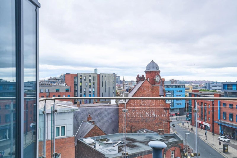 Silver Balcony Studio at Windsor Court - student accommodation in Liverpool City Centre - img_3