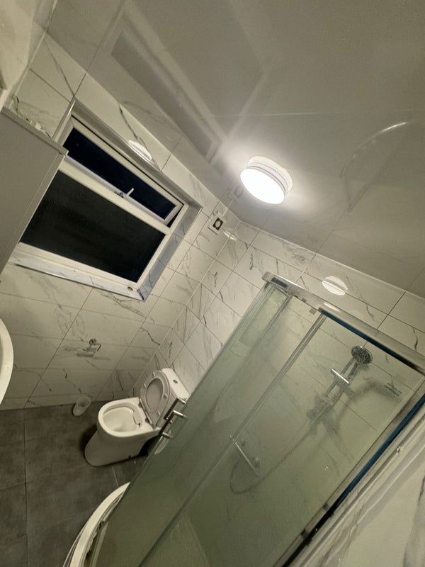 Simple Double Rooms In Uxbridge UB10 Available Now - student accommodation in Ickenham - img_8