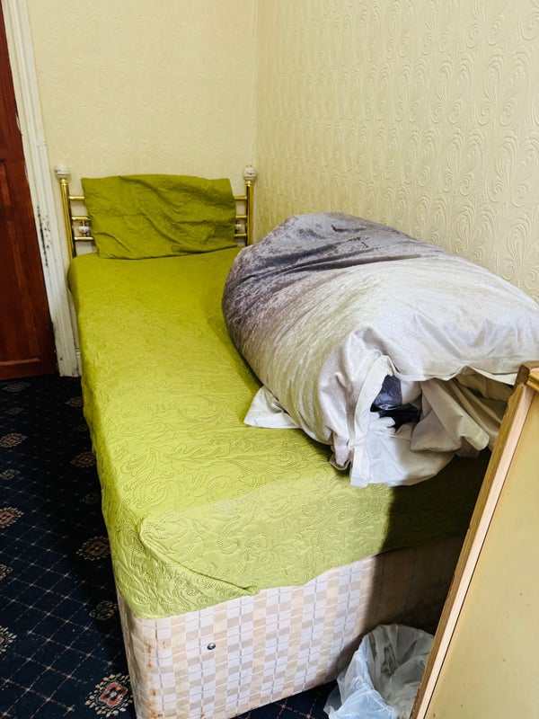 Single and double cosy bedroom - student accommodation in Newcastle Upon Tyne - img_1