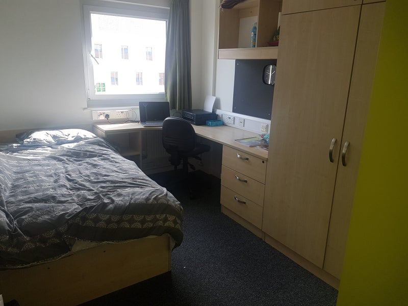 Single bed premium ensuite with bills included - student accommodation in Birmingham - img_1