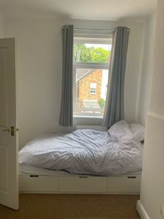 Single bright room in clean, well located house - student accommodation in Aylestone - img_1