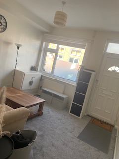 Single bright room in clean, well located house - student accommodation in Aylestone - img_2