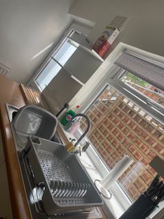 Single bright room in clean, well located house - student accommodation in Aylestone - img_4