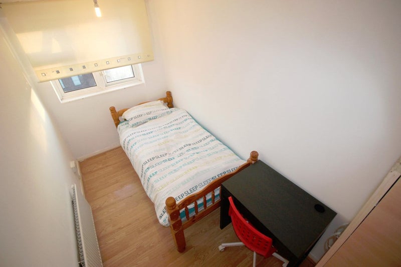 Single room, all bills included £600 PCM, E16 - student accommodation in Canning Town - img_3
