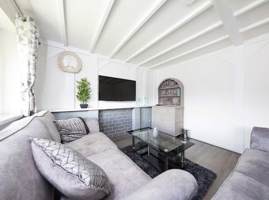 Single room available now for professional - student accommodation in Walsall - img_2