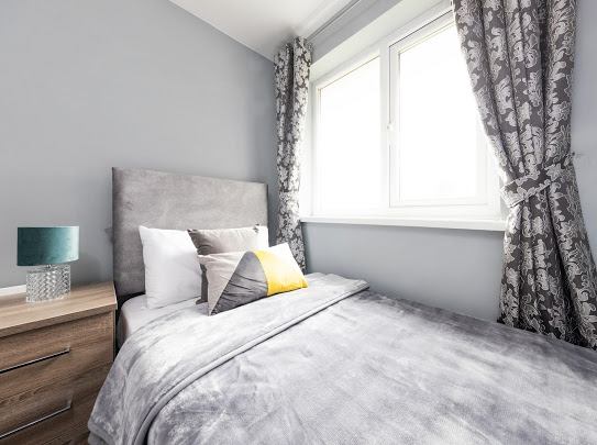 Single room available now for professional - student accommodation in Walsall - img_7