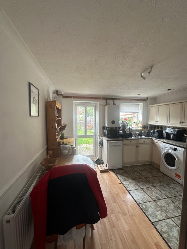 Single room close to the airport - student accommodation in Feltham - img_3